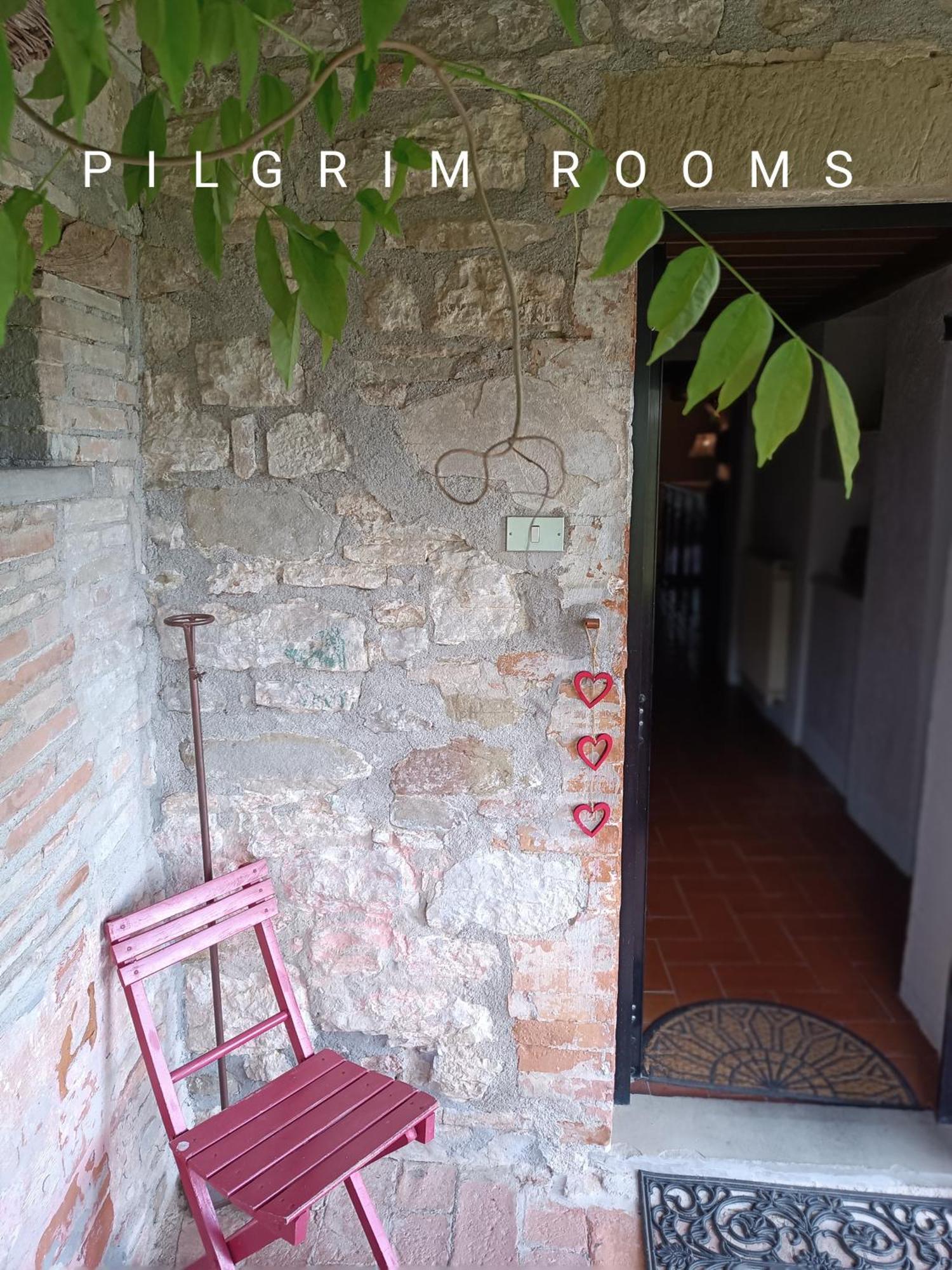Pilgrim Rooms Gubbio Esterno foto