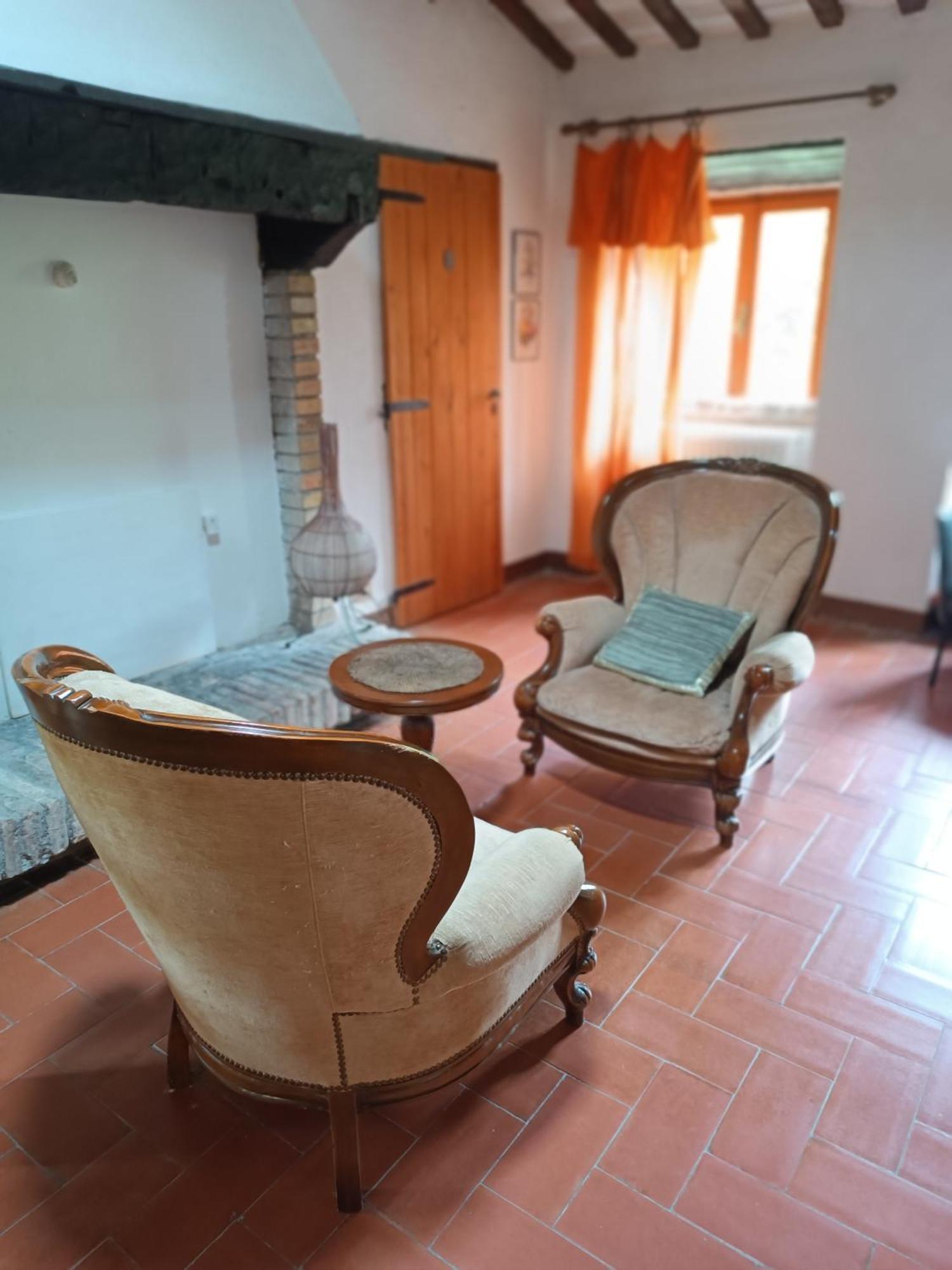 Pilgrim Rooms Gubbio Esterno foto